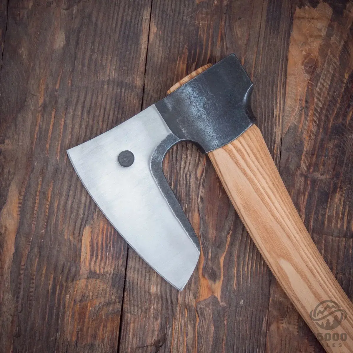 Anika “Kmet” with leather sheath feature image